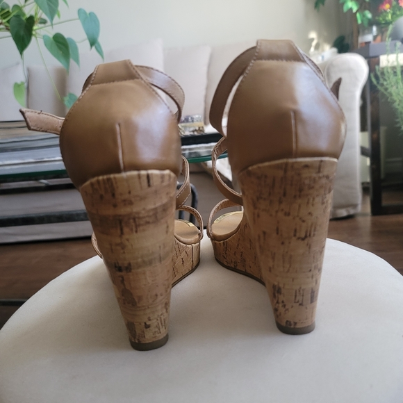 Women's Platform Wedges Strap Sandals In Tan / Nude Color Size 7 1/2 - Picture 7 of 15